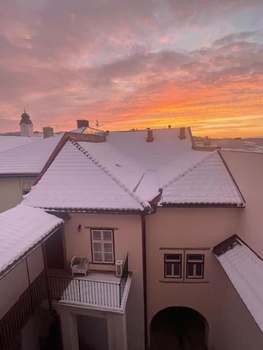 Historical Zaffir House - Market Square Левоча Экстерьер фото